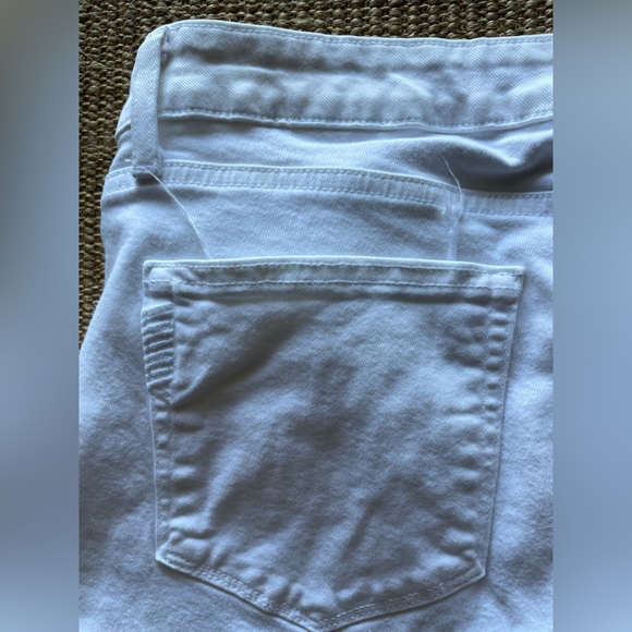PAIGE size 32 white Kylie Crop jeans. Rolled bottom. Deconstructed look pockets - Picture 2 of 8